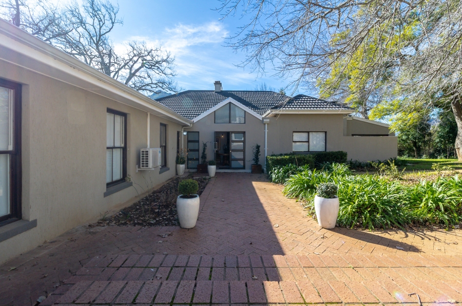 4 Bedroom Property for Sale in Stellenbosch Farms Western Cape